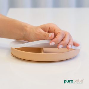 Prato silicone com ventosa bege e tampa hermética para bebé – introdução alimentar PuroBebé
