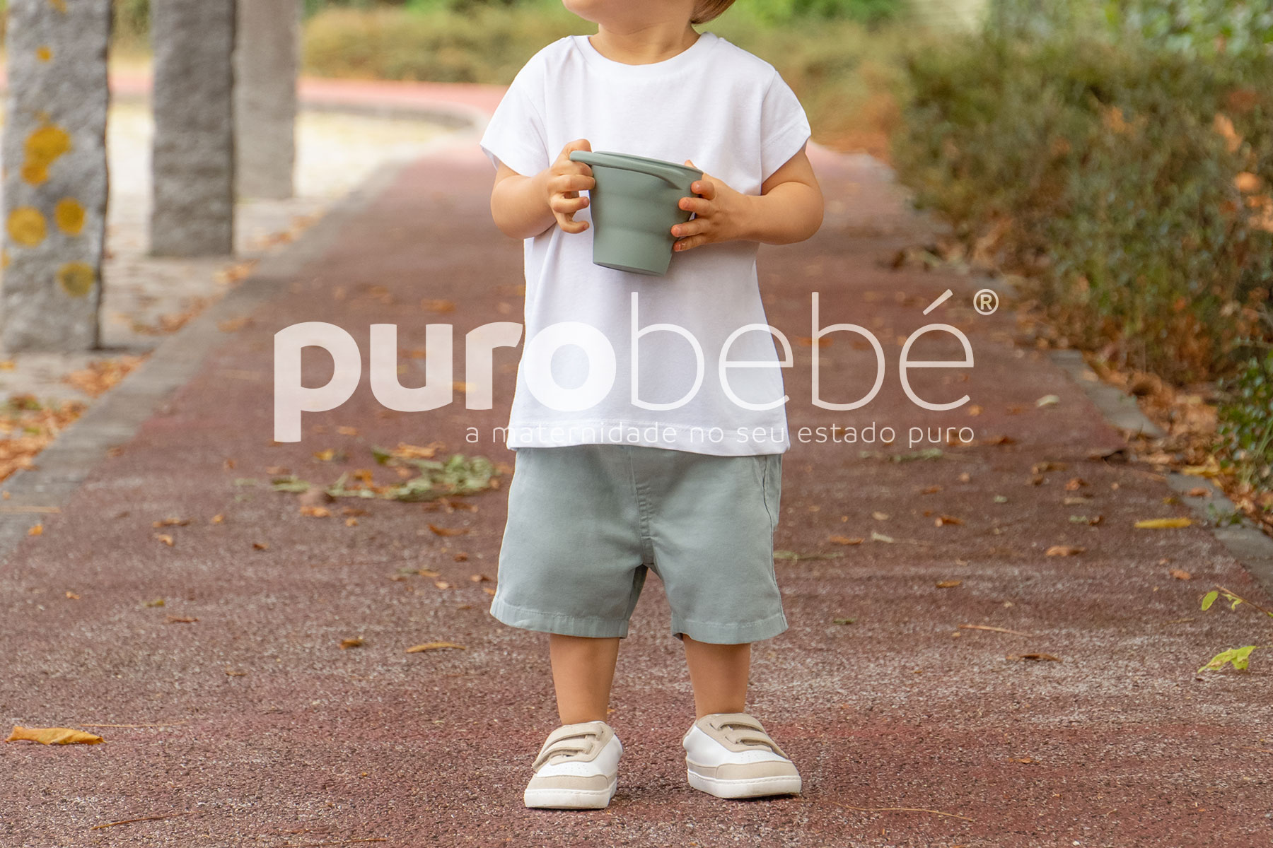 Bebé a comer com snack cup PuroBebé